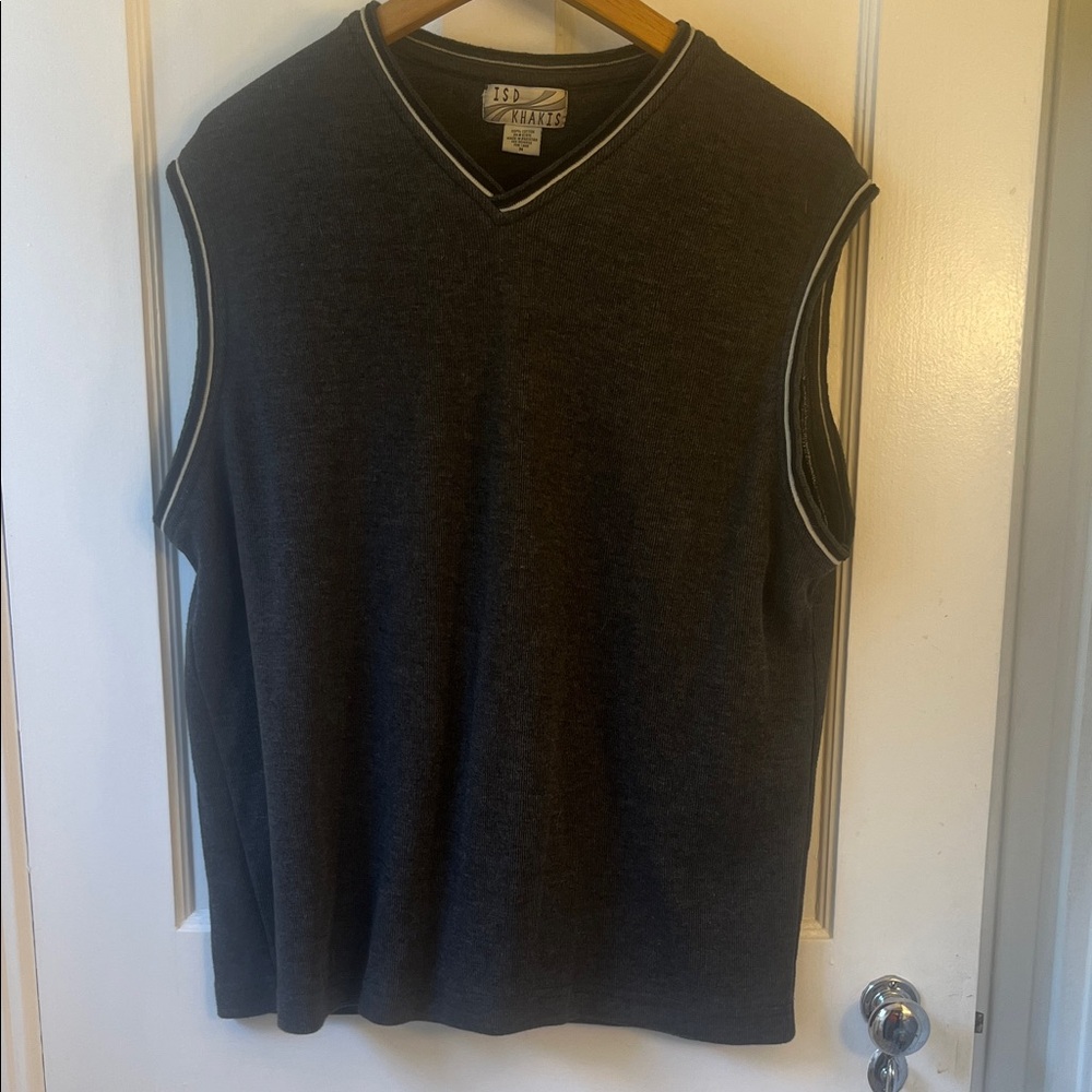 Men's Dark Gray V-Neck Sweater Vest